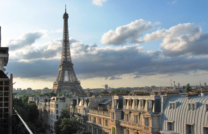 Hendersonville NC Programs About Visiting or Living in Paris, France